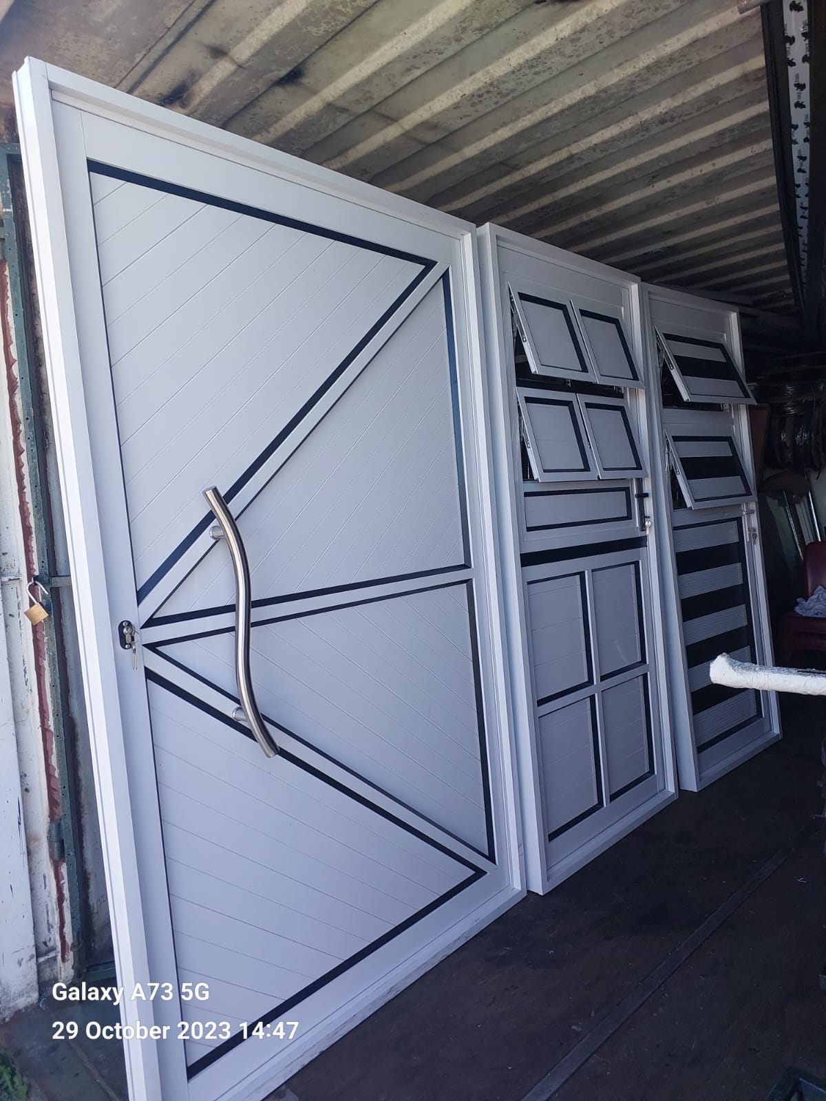Aluminium pergola and louvre system by Teena Aluminum Cape Town